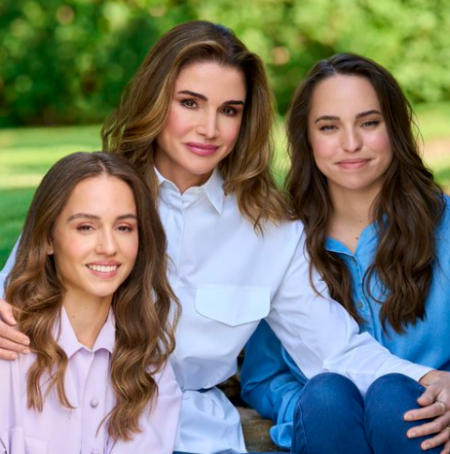 شاهد كيف احتفلت الملكة رانيا بعيد ميلاد ابنتيها ايمان وسلمى